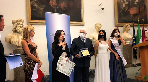 Cristina Cavalli es homenajeada con el Premio Internacional Cartagine 2020